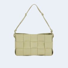 보테가 베네타 카세트 바게트백